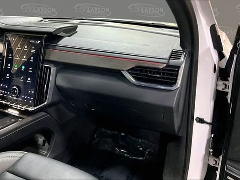 Used 2024 GMC Acadia Denali AWD/4WD image 32