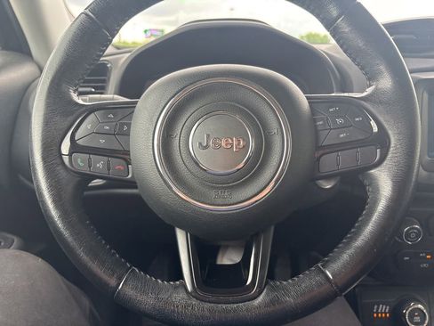 Used 2018 Jeep Renegade Altitude AWD/4WD image 14