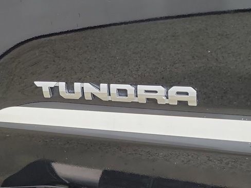 Used 2018 Toyota Tundra Limited w/ Limited Premium Package AWD/4WD image 9
