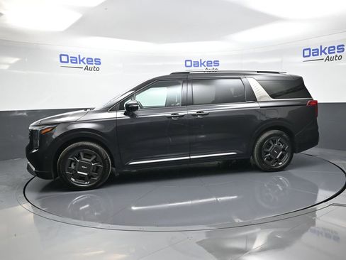 Certified 2025 Kia Carnival SX image 5