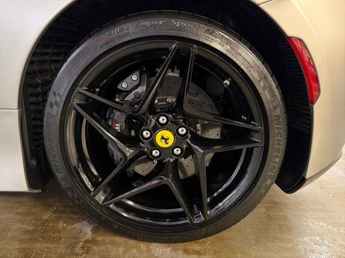 Used 2021 Ferrari F8 Tributo image 19