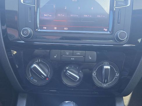 Used 2016 Volkswagen Jetta SEL w/ Lighting Package image 5