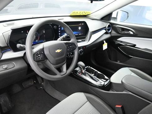 New 2026 Chevrolet Trax LT w/ Driver Confidence Package FWD image 20