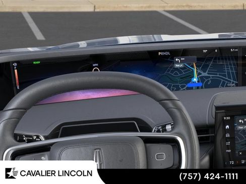 Used 2026 Lincoln Nautilus Premier AWD/4WD image 13