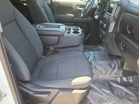 Used 2019 Chevrolet Silverado 1500 Custom w/ Custom Value Package AWD/4WD image 14