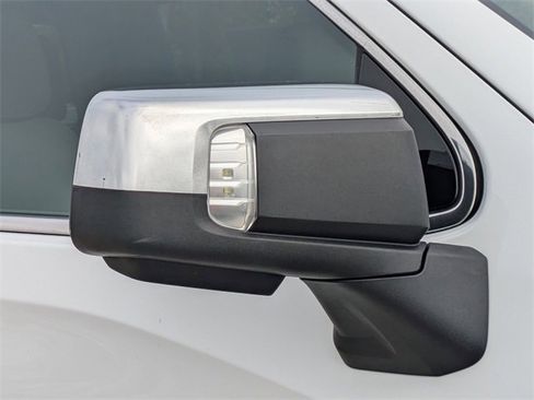 Used 2024 GMC Sierra 1500 SLT image 12