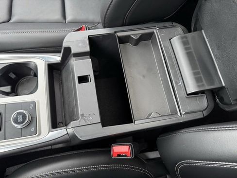 Certified 2023 Ford Explorer XLT w/ Equipment Group 202A image 21