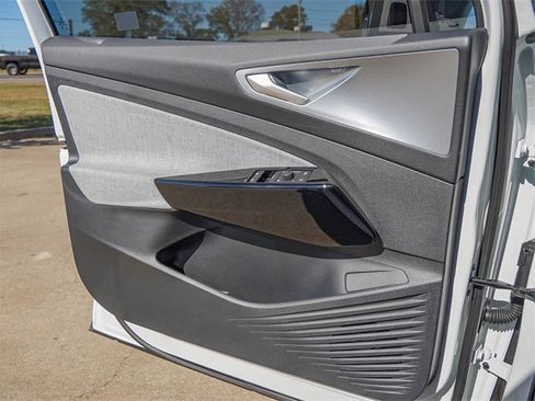 New 2025 Volkswagen ID.4 Pro image 14