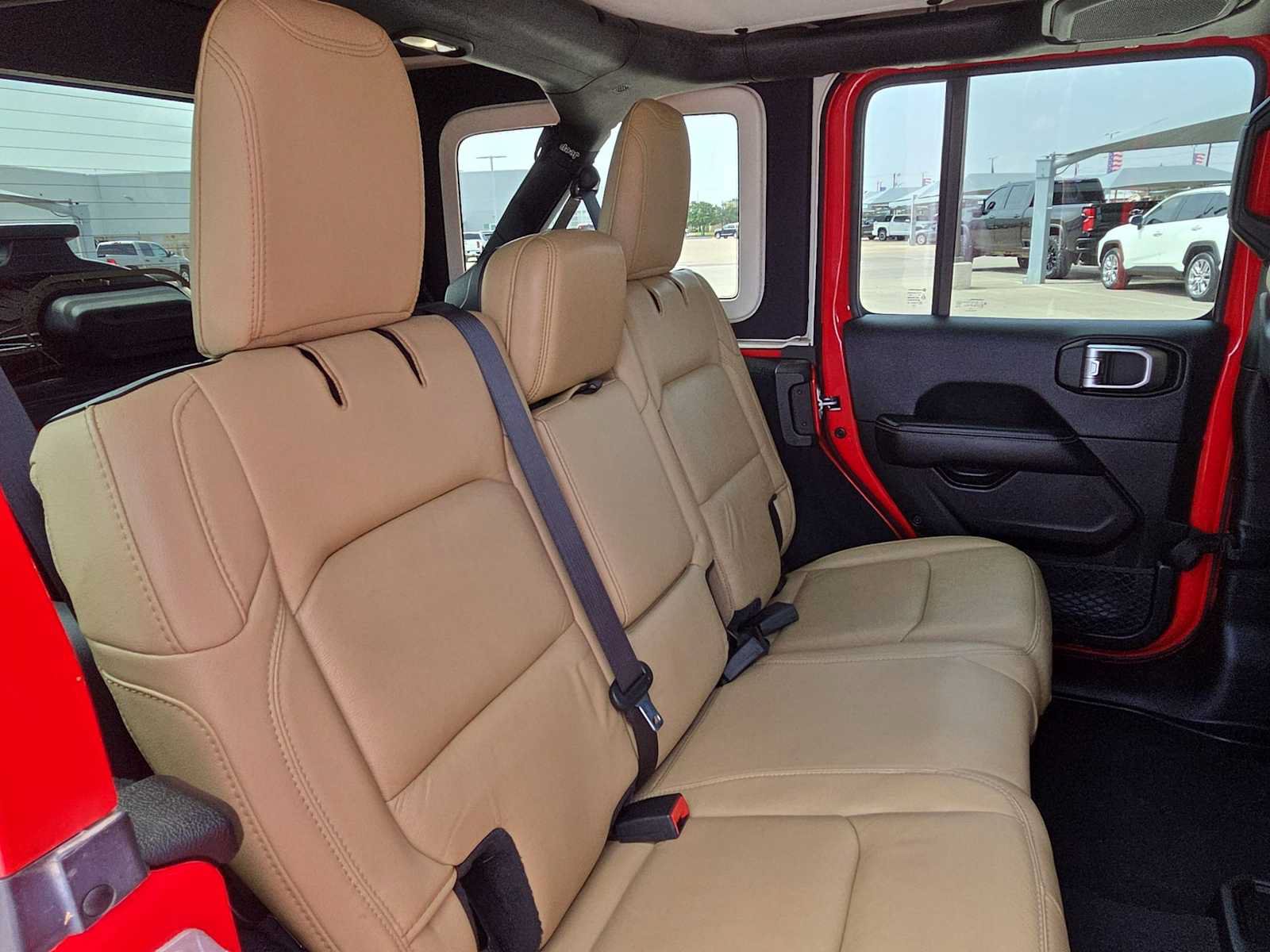 Used 2019 Jeep Wrangler Unlimited Rubicon w/ Dual Top Group AWD/4WD image 17