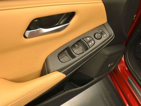 Used 2025 Nissan Sentra SV w/ SV Premium Package image 13