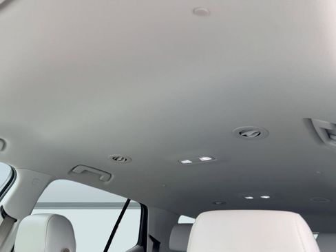 Certified 2019 Chevrolet Traverse Premier w/ Driver Confidence II Package image 27