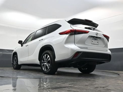 Used 2023 Toyota Highlander XLE image 31