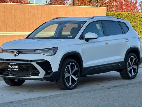 New 2026 Volkswagen Taos SEL image 8