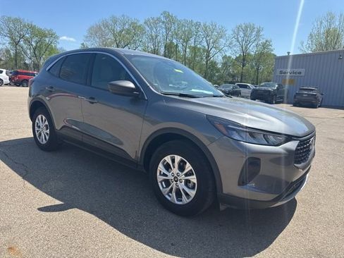 Used 2023 Ford Escape Active image 3