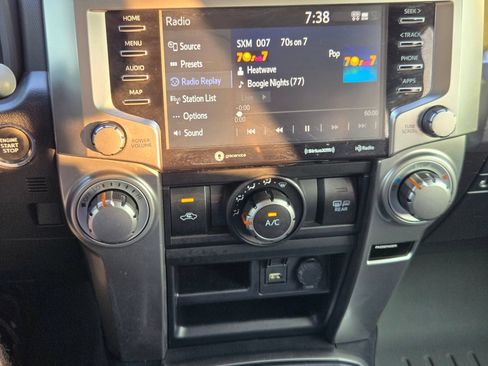 Used 2020 Toyota 4Runner SR5 Premium w/ Moonroof Package RWD image 32