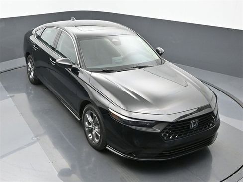 Used 2024 Honda Accord EX image 19