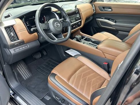 Used 2025 Nissan Pathfinder Platinum w/ Cargo Package FWD image 15