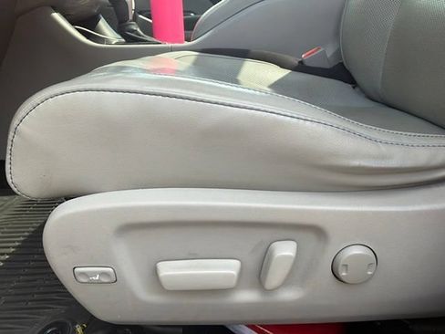 Used 2015 Toyota Highlander Limited Platinum AWD/4WD image 8