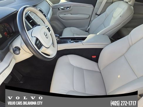 Certified 2022 Volvo XC90 T5 Momentum w/ Protection Package Premier image 12