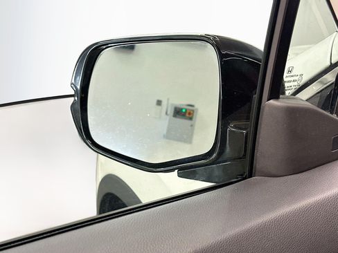 Used 2019 Honda Pilot Touring image 16