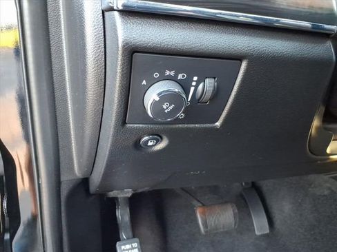 Used 2022 Jeep Grand Cherokee Limited w/ Trailer Tow Group IV image 32