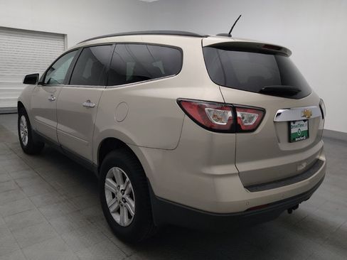 Used 2017 Chevrolet Traverse LT w/ Style and Technology Package FWD image 5