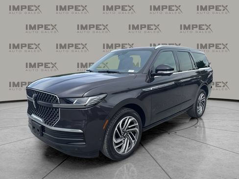 Used 2025 Lincoln Navigator Reserve AWD/4WD image 1