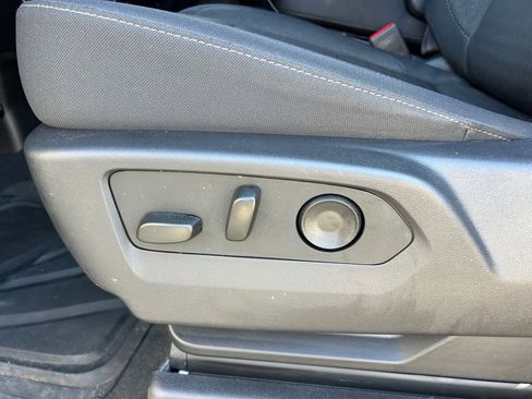 Certified 2025 Chevrolet Silverado 2500 Custom w/ Custom Value Package image 47