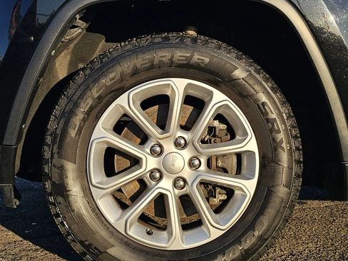 Used 2021 Jeep Grand Cherokee Laredo X image 6