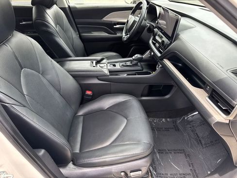 Used 2024 Toyota Grand Highlander AWD image 40