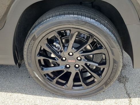 Used 2023 GMC Terrain SLE w/ Driver Convenience Package FWD image 28