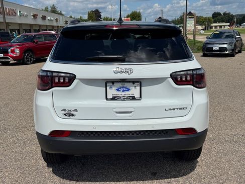 Used 2025 Jeep Compass Limited AWD/4WD image 3