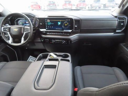 Used 2025 Chevrolet Silverado 1500 LT image 29