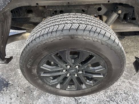 Used 2025 Ford F150 Lariat w/ Equipment Group 501A Mid image 12