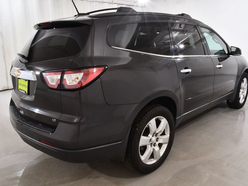 Used 2017 Chevrolet Traverse LT w/ Style and Technology Package FWD image 11