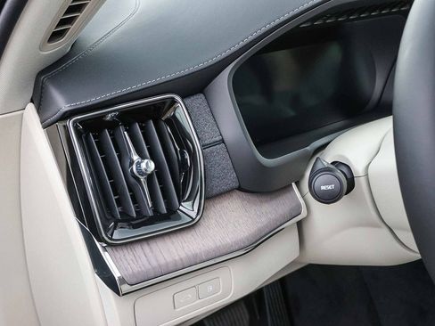 New 2026 Volvo XC90 T8 Ultra image 33