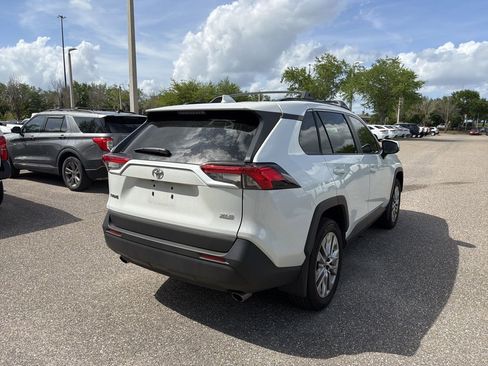 Used 2025 Toyota RAV4 XLE Premium image 5