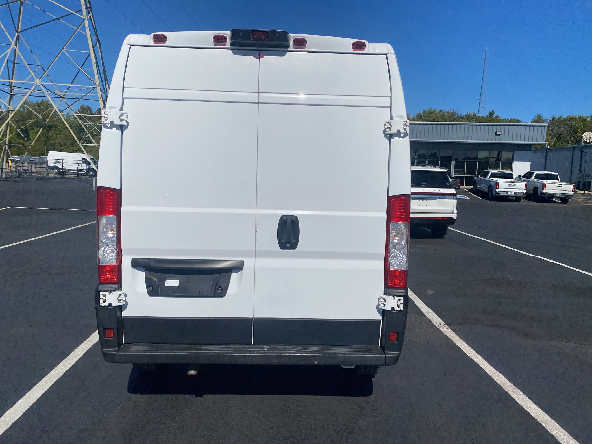 Used 2020 RAM ProMaster 2500 FWD image 3