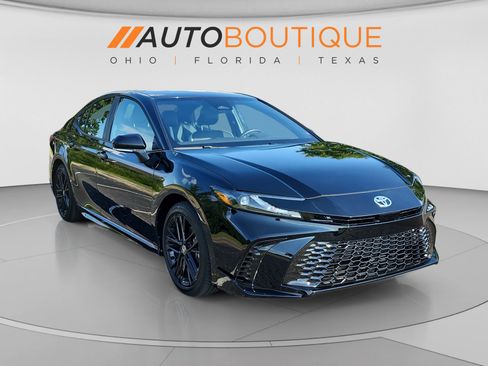 Used 2026 Toyota Camry SE FWD image 7