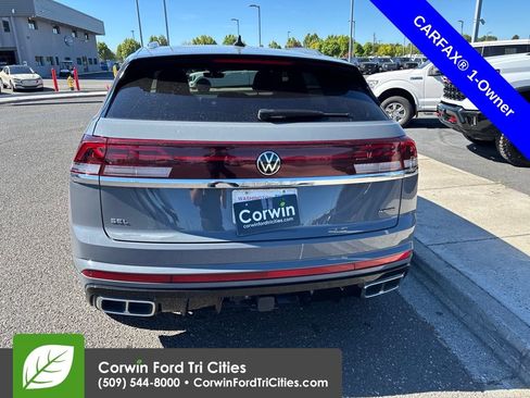 Used 2024 Volkswagen Atlas Cross Sport SEL R-Line AWD/4WD image 11