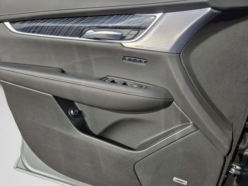 Used 2024 Cadillac XT6 Premium Luxury AWD/4WD image 14