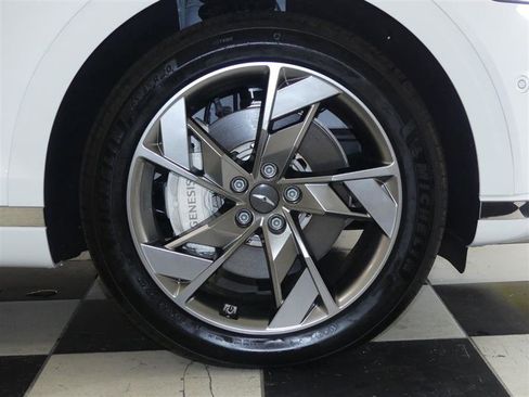 Used 2025 Genesis Electrified GV70 Advanced w/ Prestige Package image 41