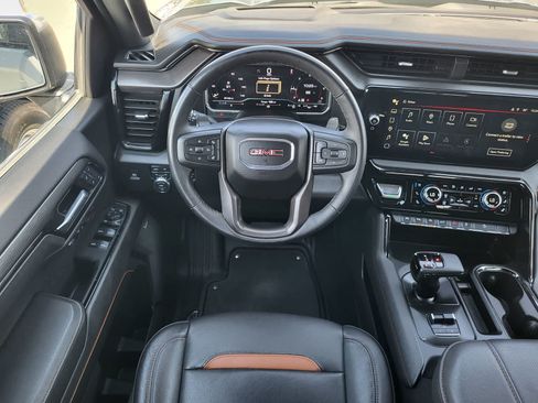 Used 2024 GMC Sierra 1500 AT4 w/ Technology Package AWD/4WD image 27
