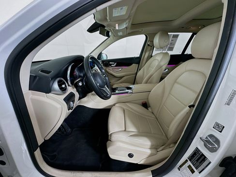 Used 2021 Mercedes-Benz GLC 300 w/ Premium Package image 13