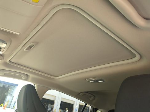 Certified 2025 Subaru Crosstrek 2.0i Premium image 19