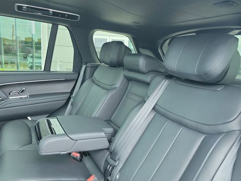 Used 2025 Land Rover Range Rover Long Wheelbase Autobiography AWD/4WD image 15