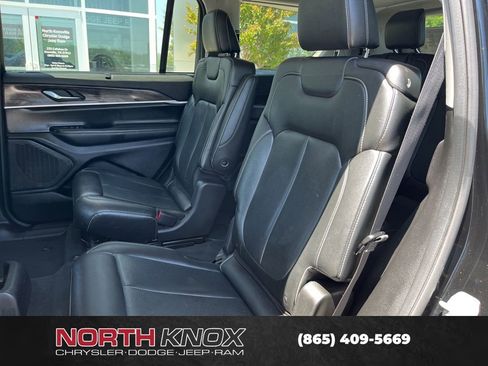 Used 2023 Jeep Grand Cherokee L Limited w/ Luxury Tech Group II AWD/4WD image 14