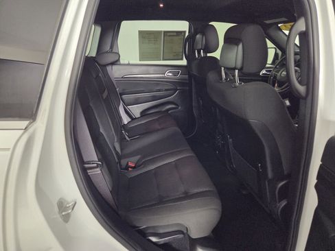 Certified 2022 Jeep Grand Cherokee Laredo E image 31