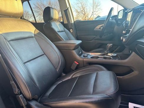 Used 2019 Chevrolet Traverse LT image 32