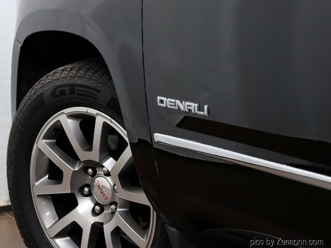Used 2019 GMC Yukon XL Denali AWD/4WD image 9